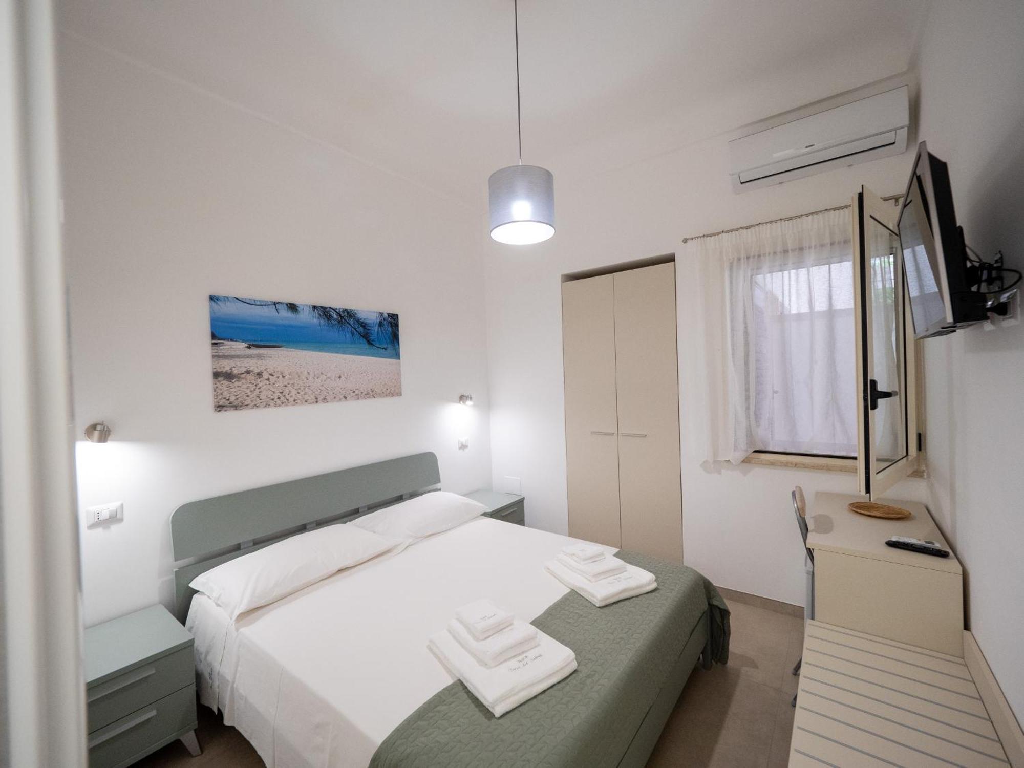 Torre Del Salento Hotel ตอร์เร ซาน จิโอวานนิ อูเจนโต ภายนอก รูปภาพ